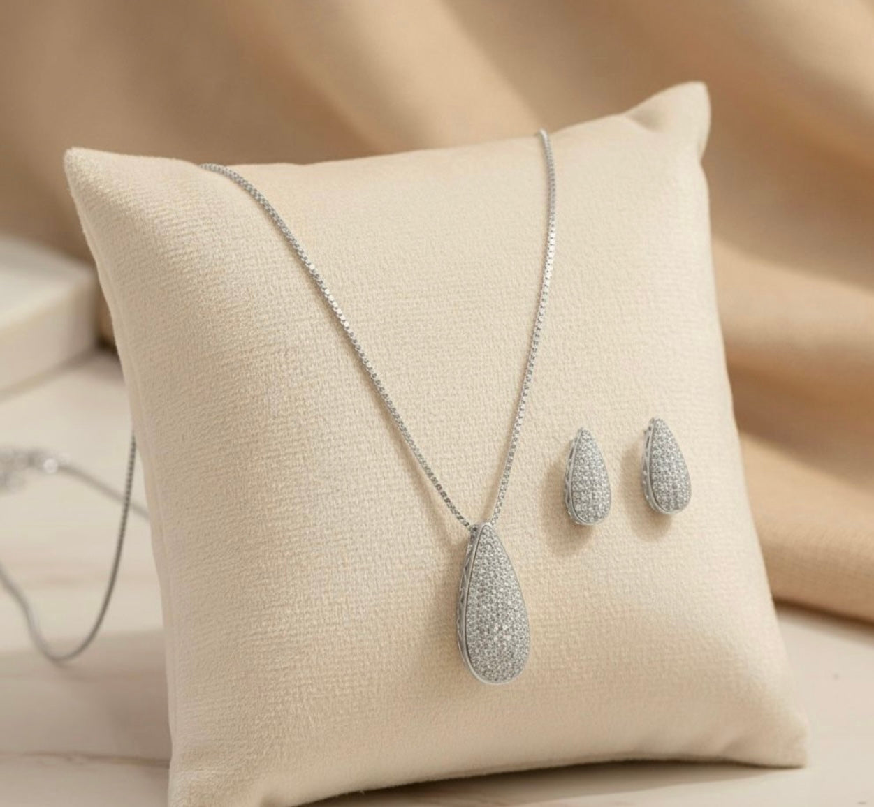 The Starlight Teardrop Set