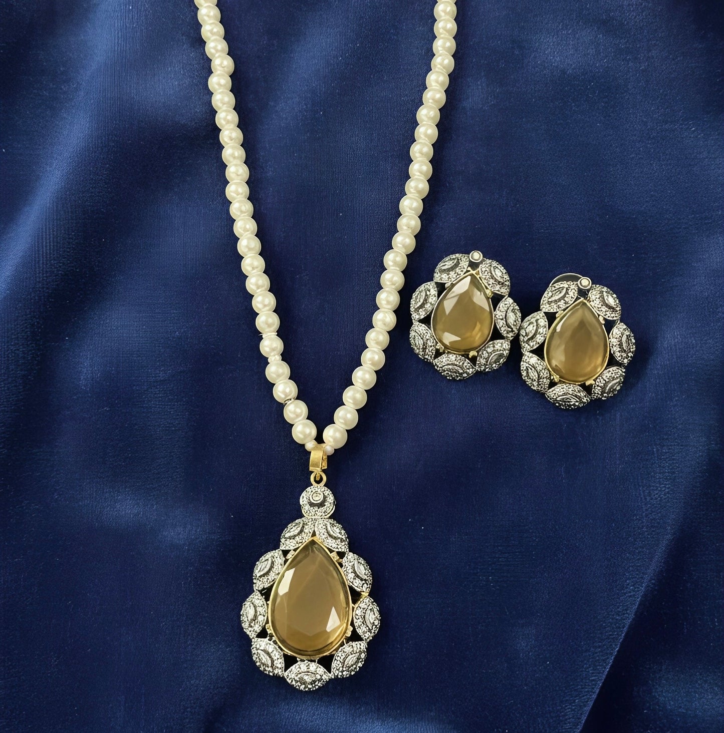 Sunlit Grace Pearl Set