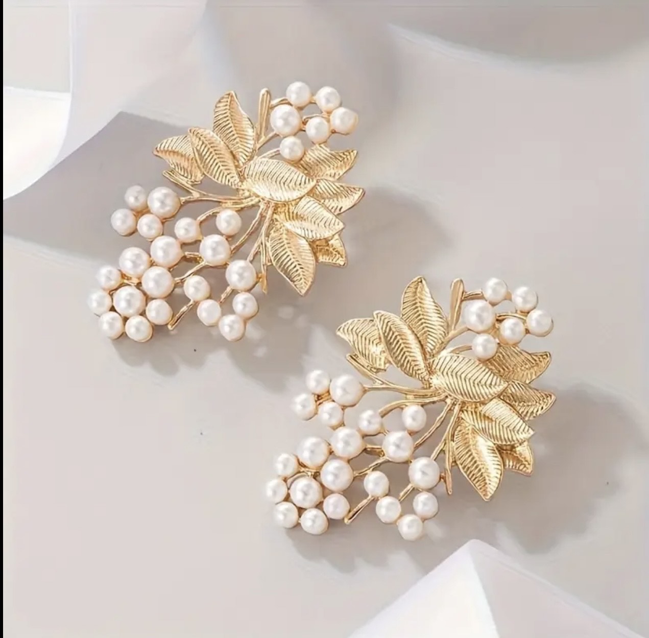 Gold Flower Pearl Earings