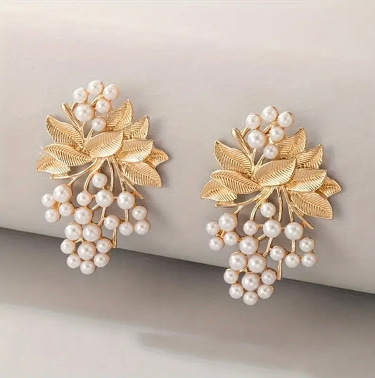 Gold Flower Pearl Earings